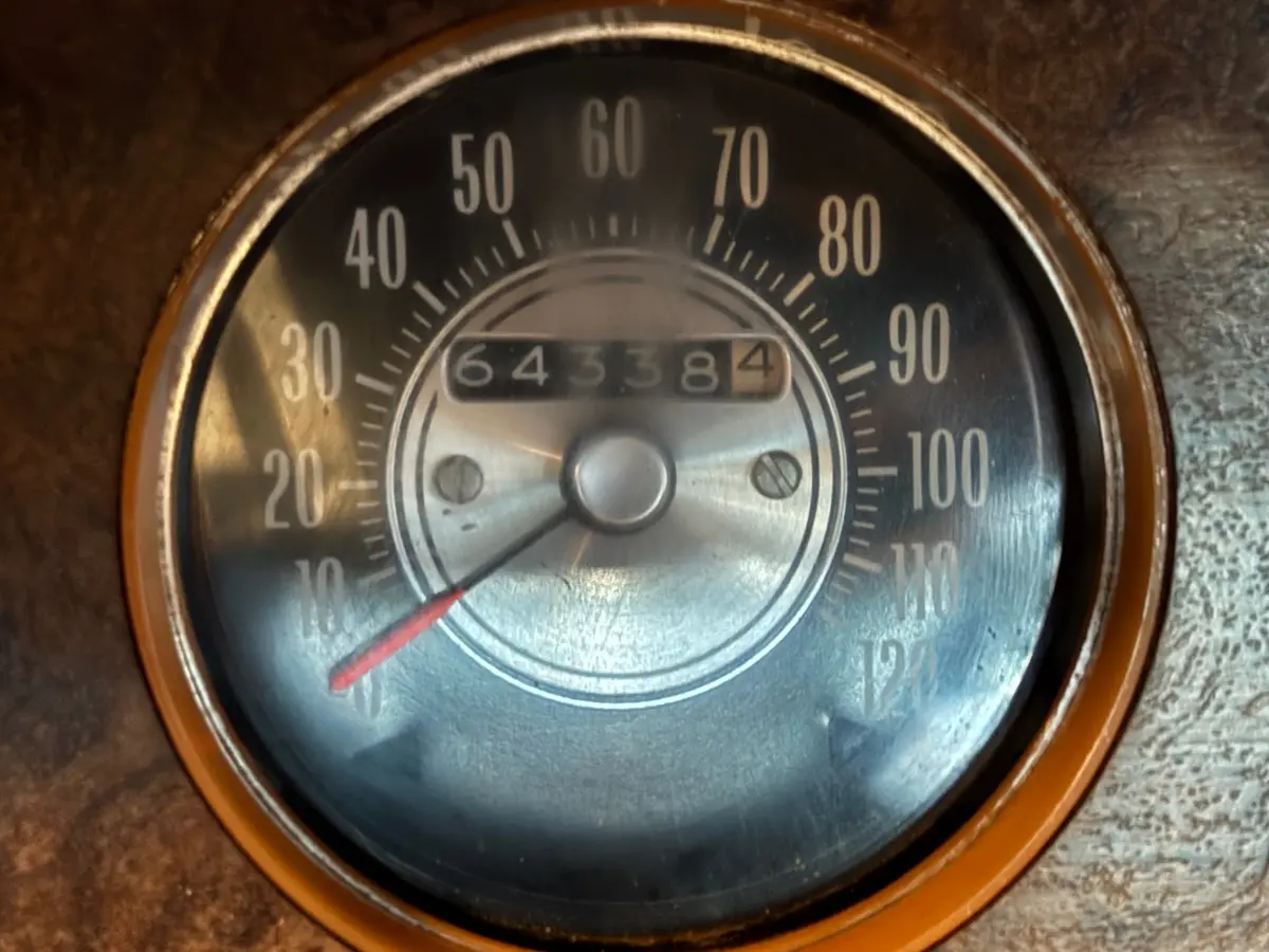 Vehicle photo 24