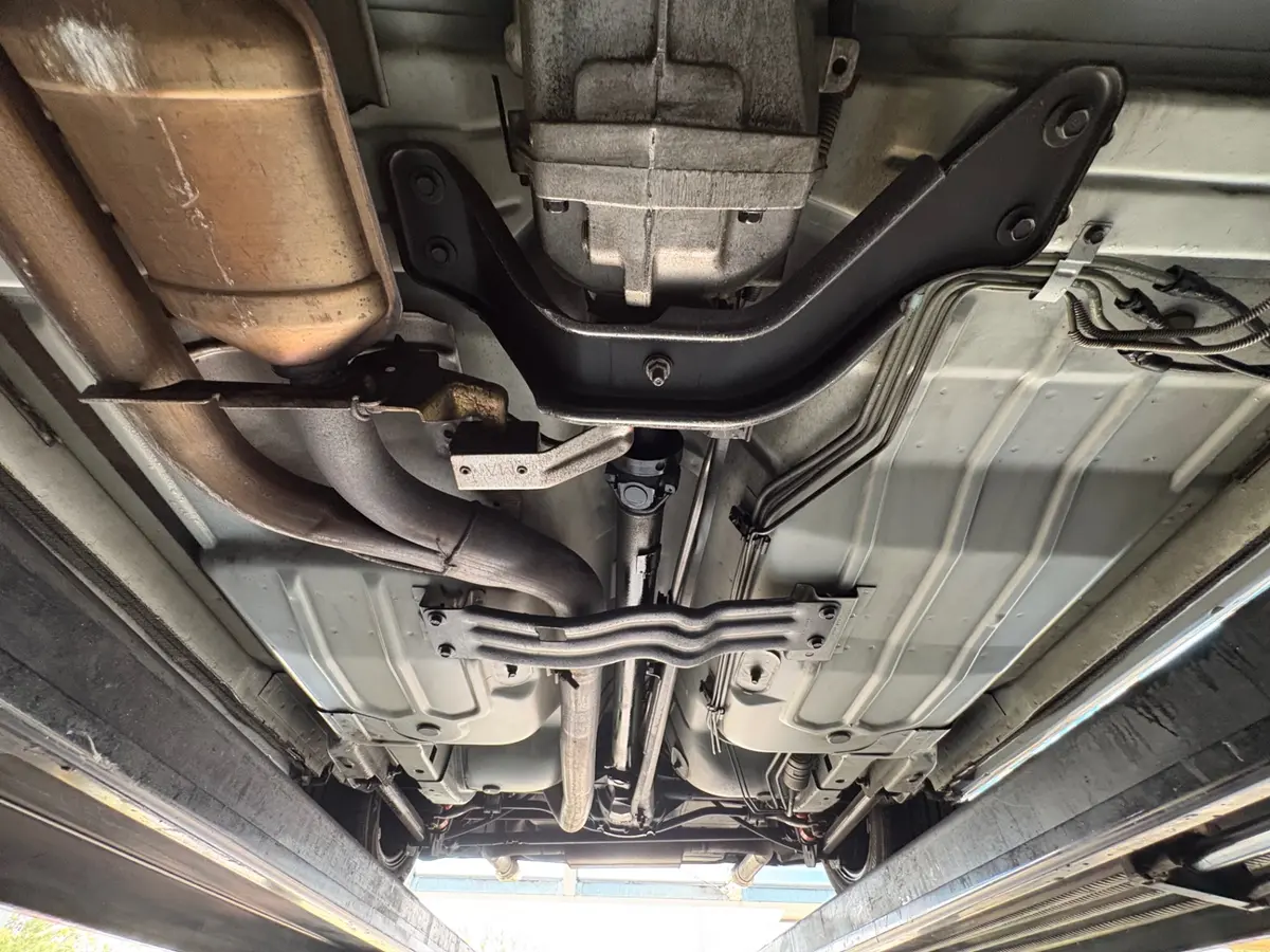 Vehicle photo 52
