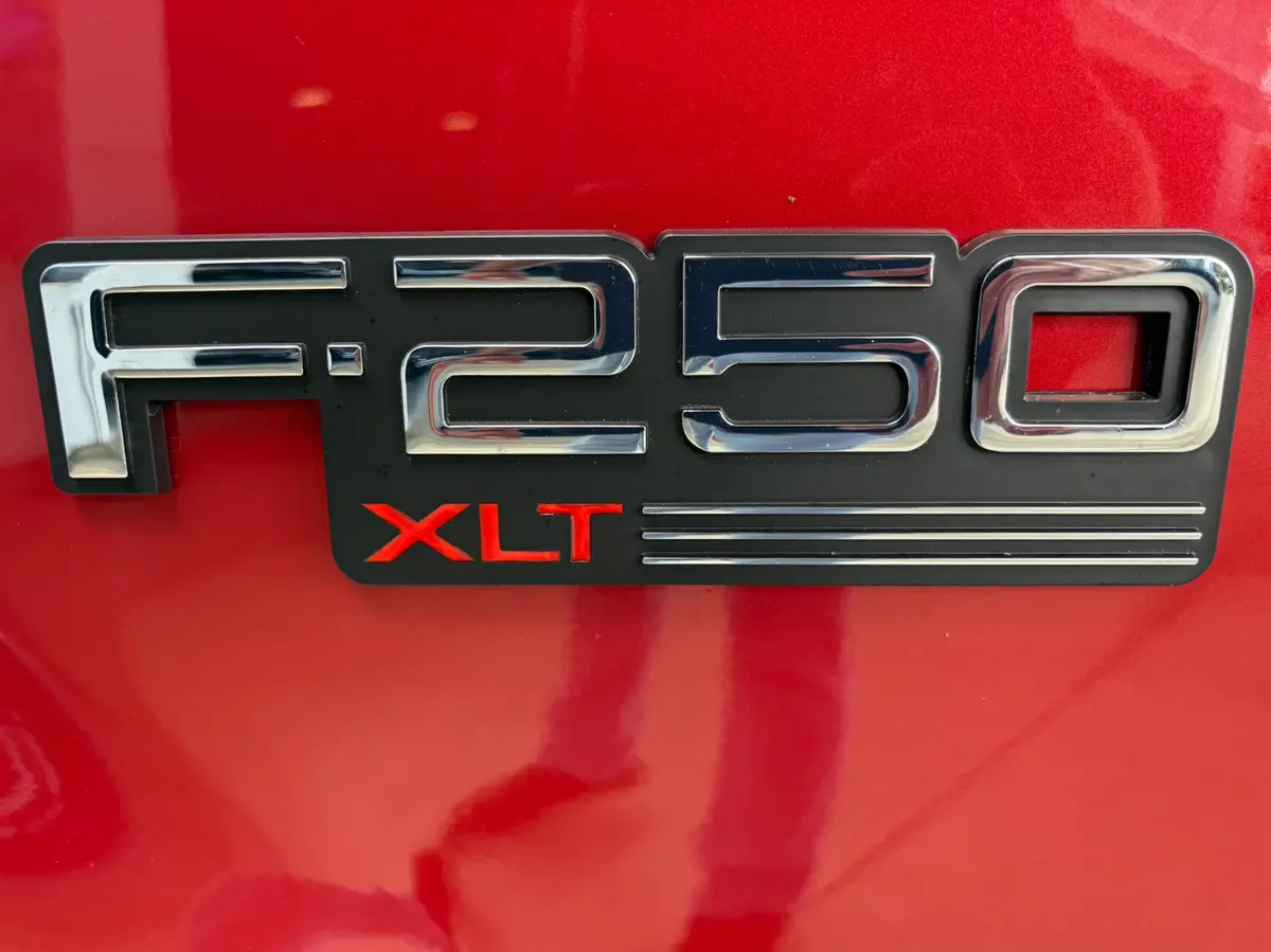 Vehicle photo 21