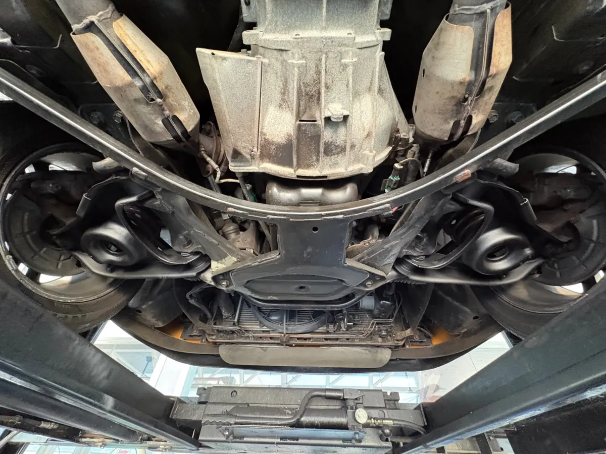 Vehicle photo 57