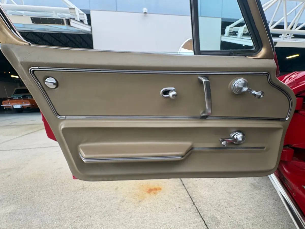 Vehicle photo 34