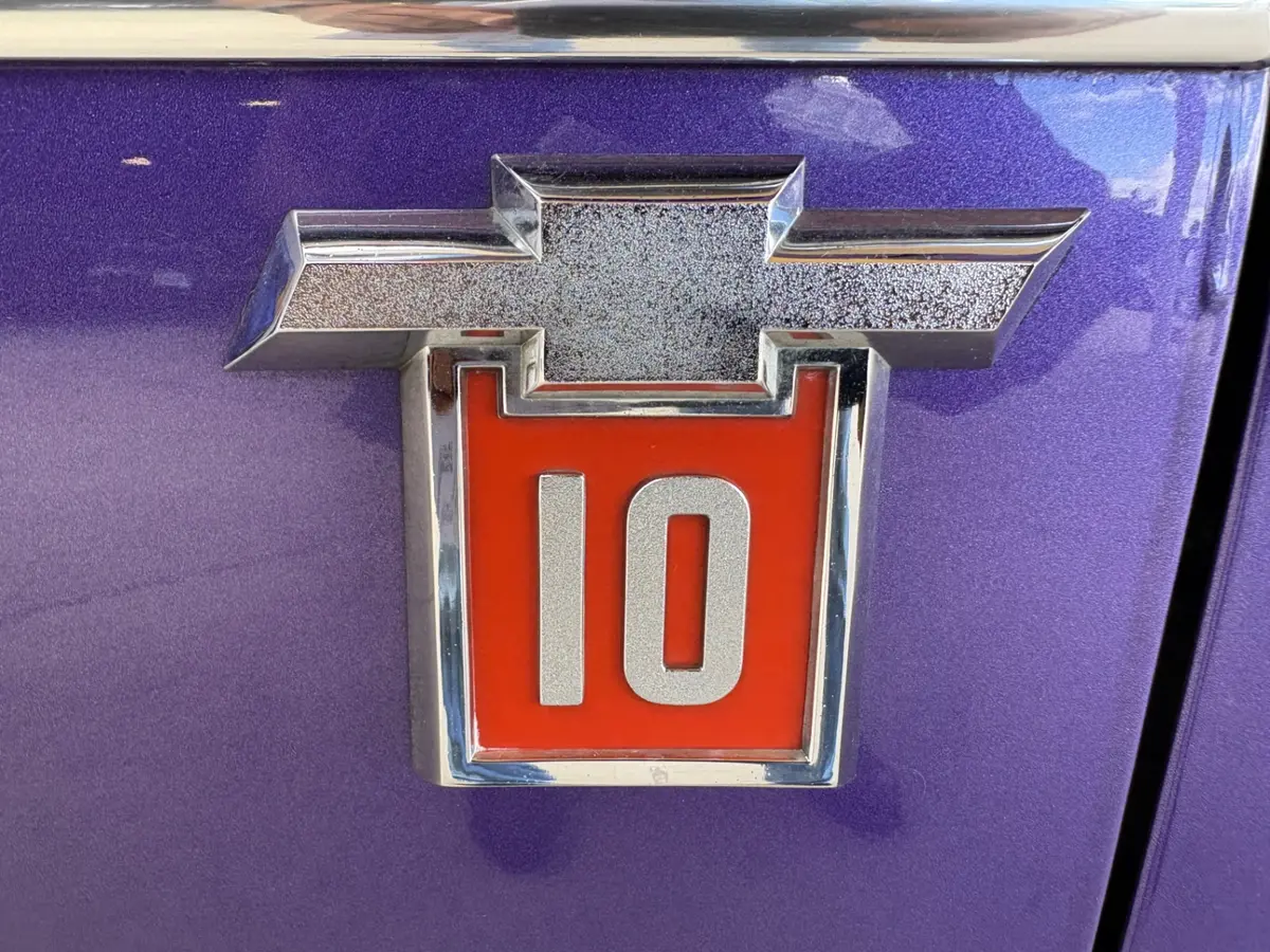 Vehicle photo 22
