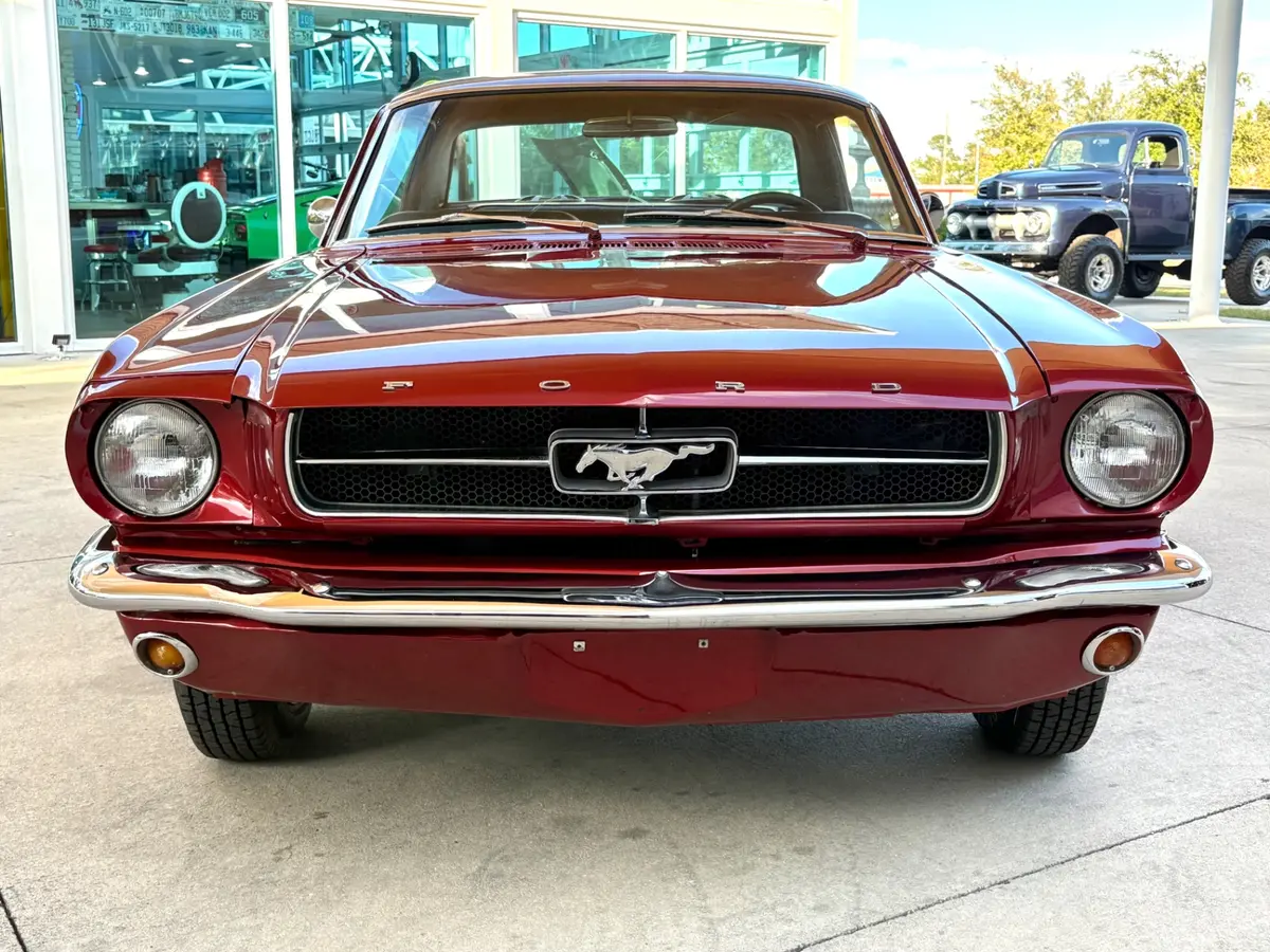 Vehicle photo 2