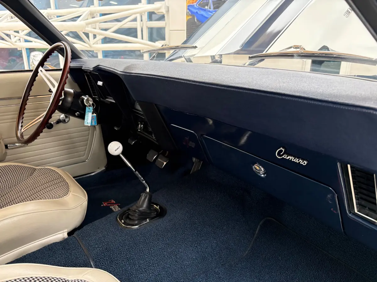 Vehicle photo 51