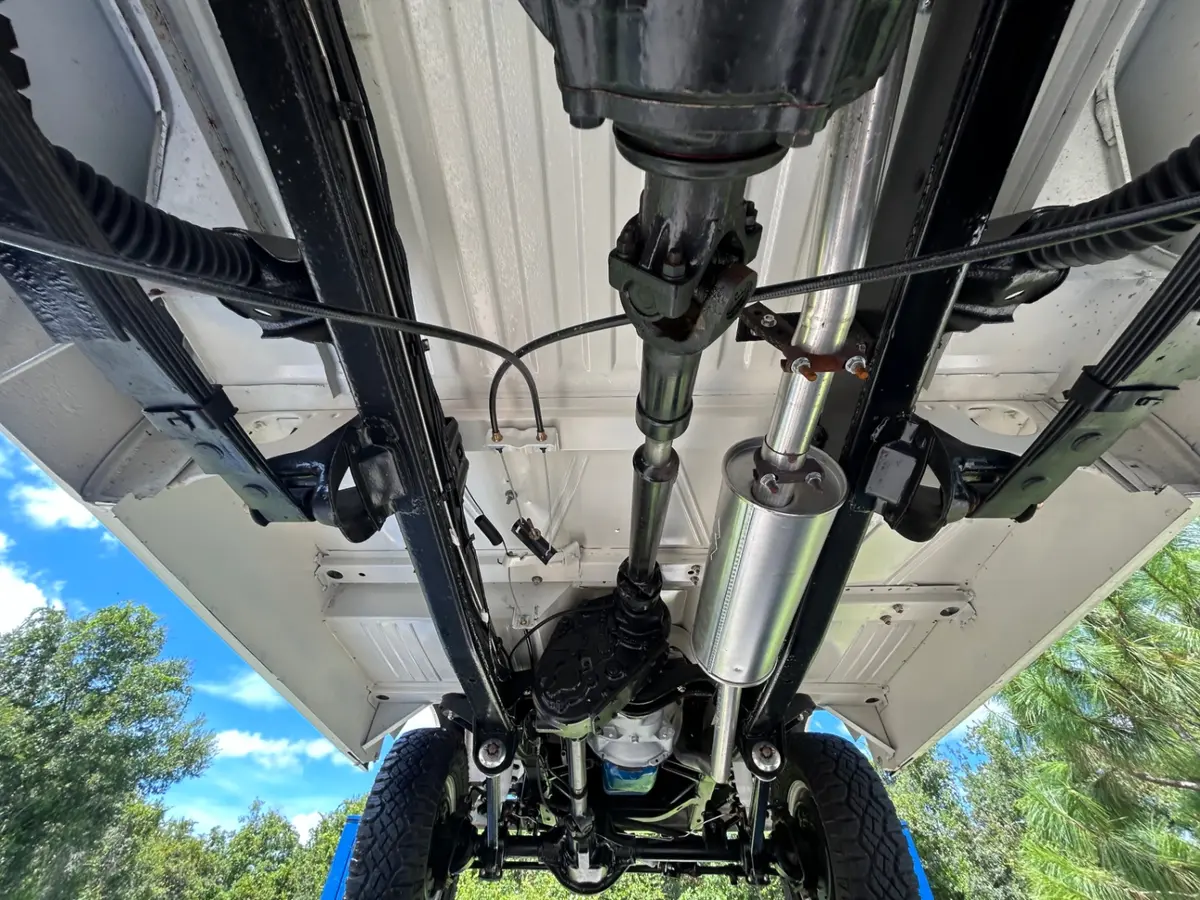 Vehicle photo 42
