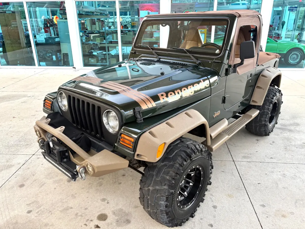 Vehicle photo 19