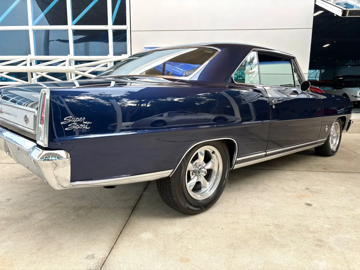 Vehicle photo 16