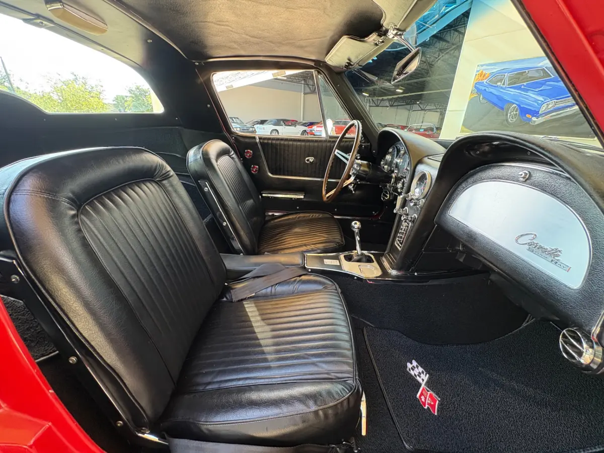 Vehicle photo 37