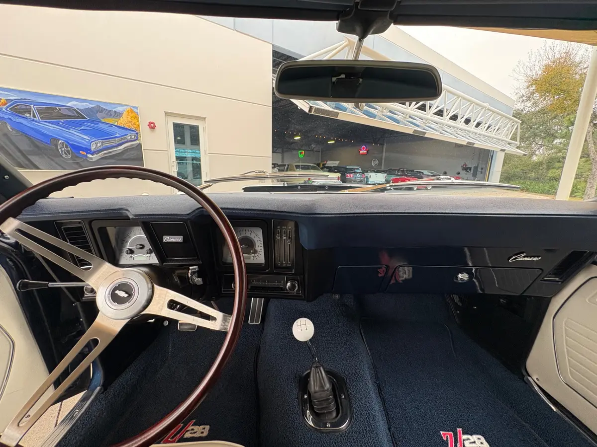 Vehicle photo 49