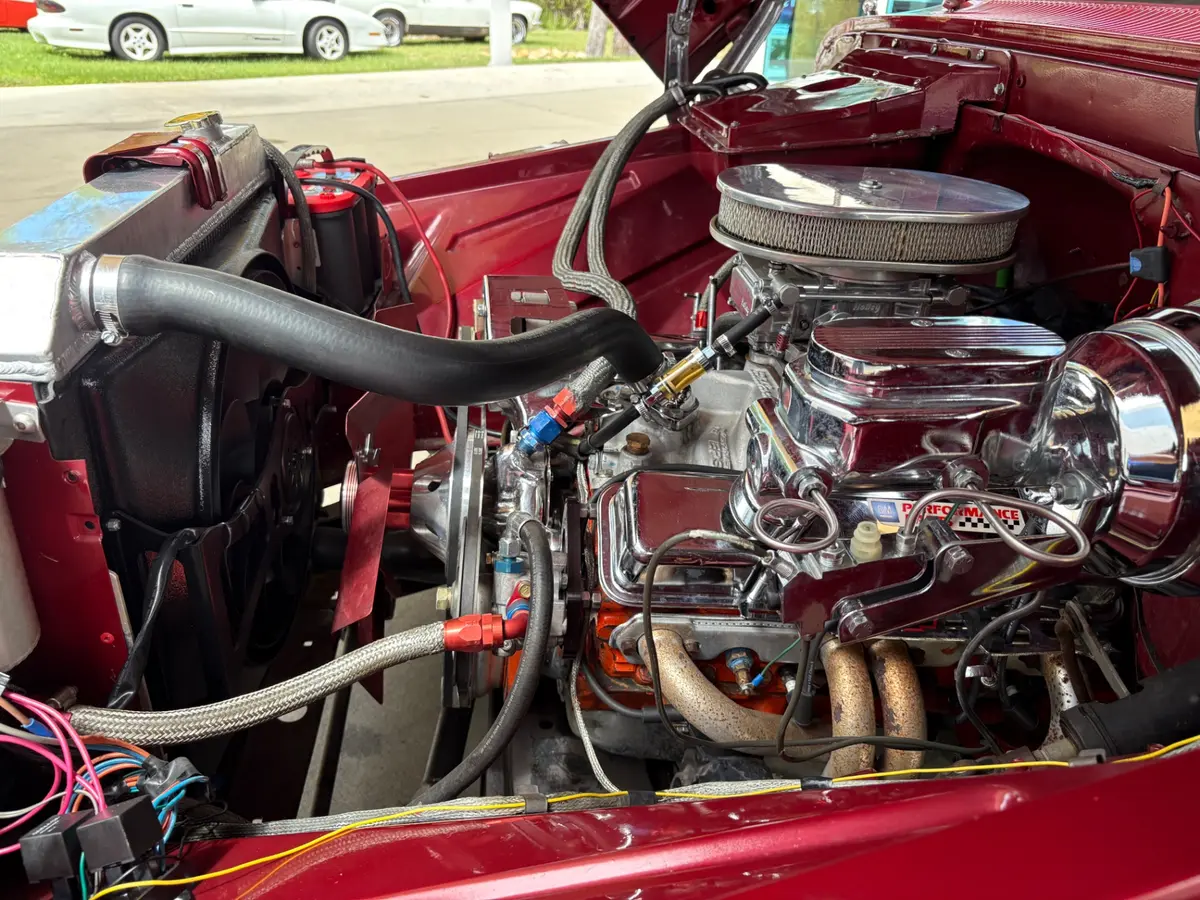 Vehicle photo 29