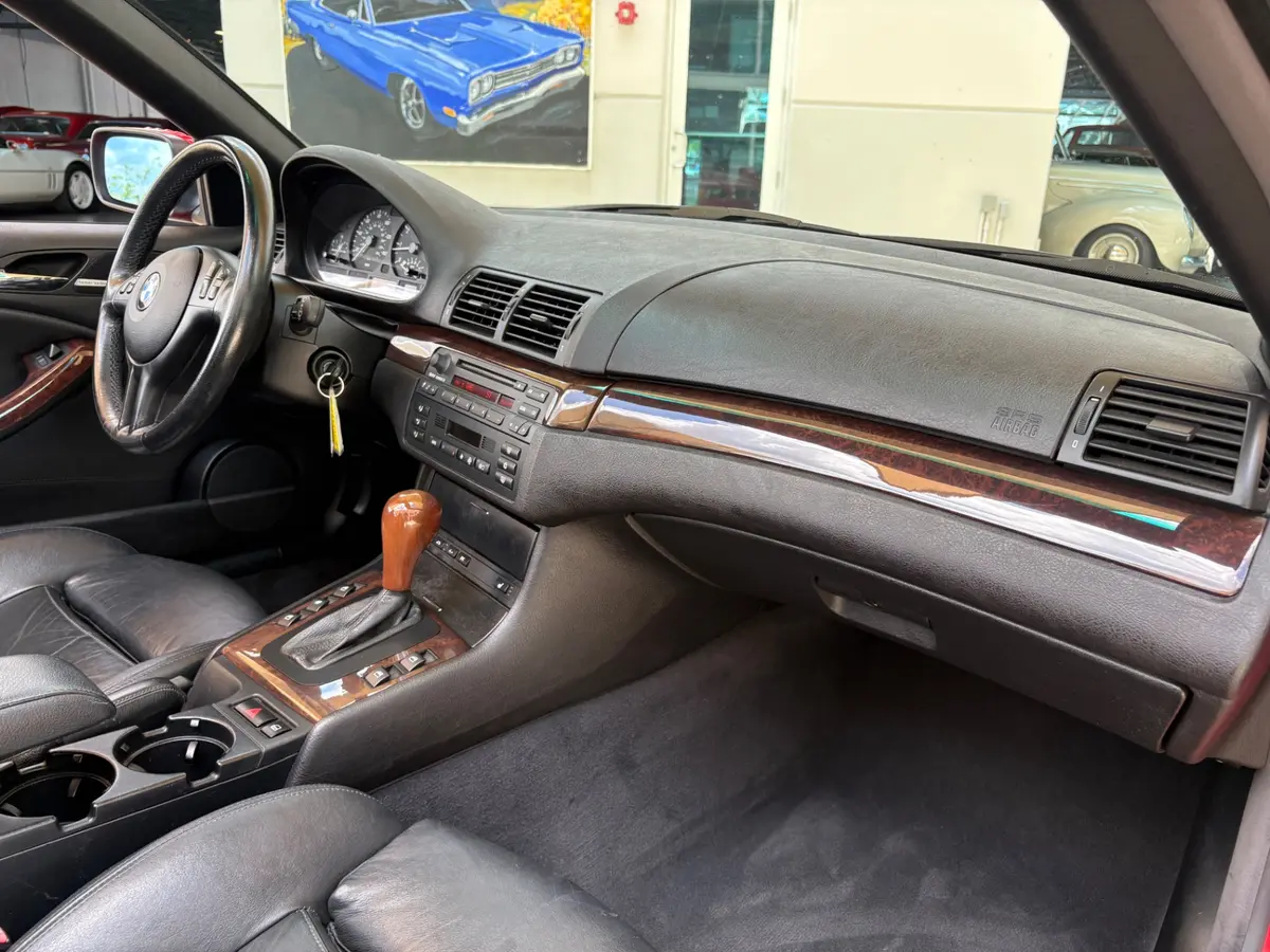 Vehicle photo 40