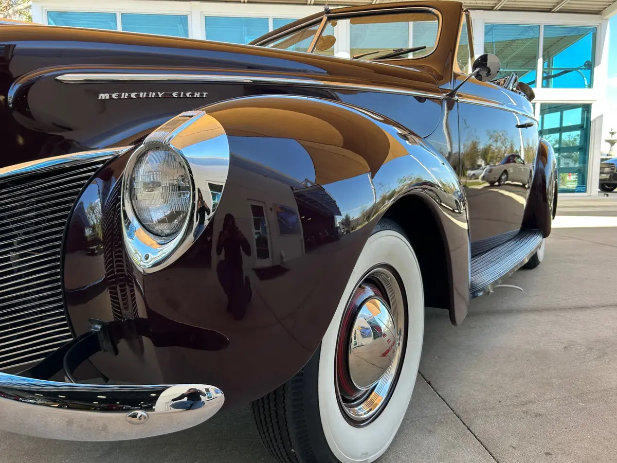 Vehicle photo 13