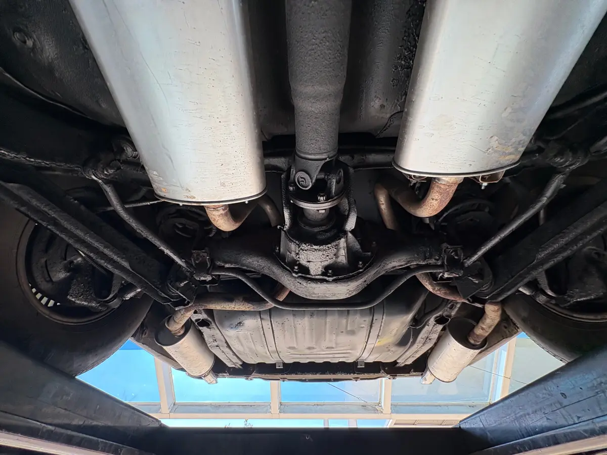Vehicle photo 59
