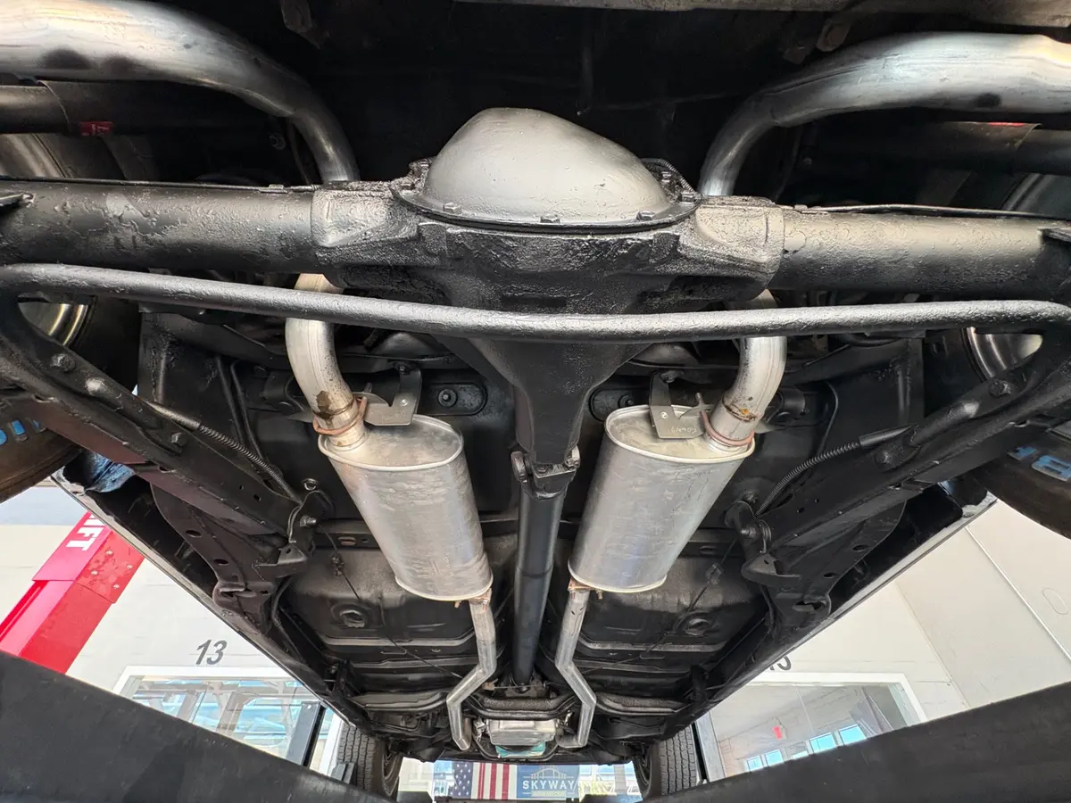 Vehicle photo 48