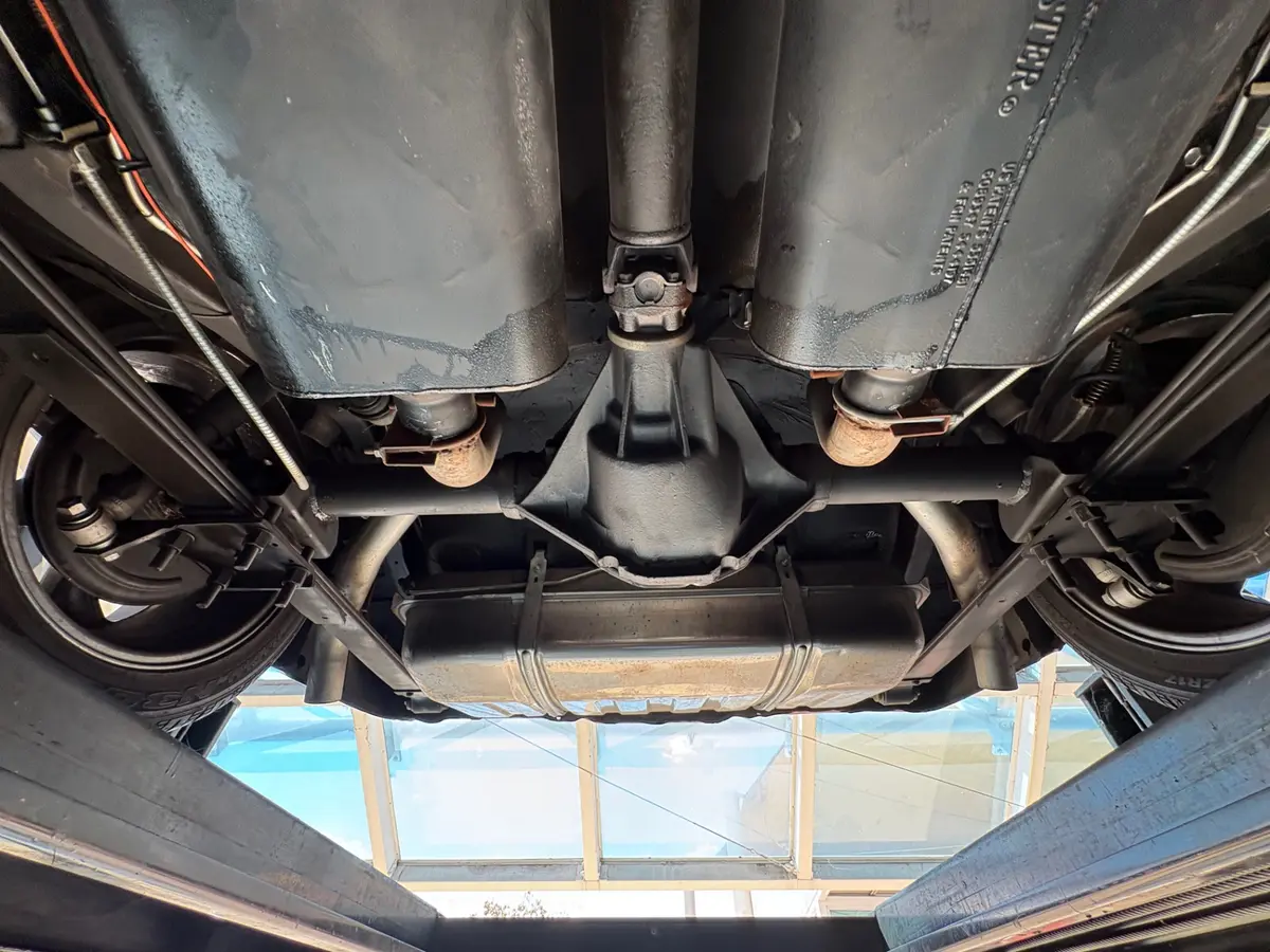 Vehicle photo 59
