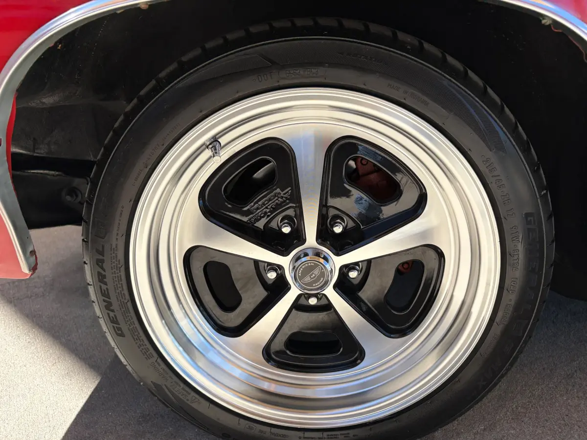 Vehicle photo 22