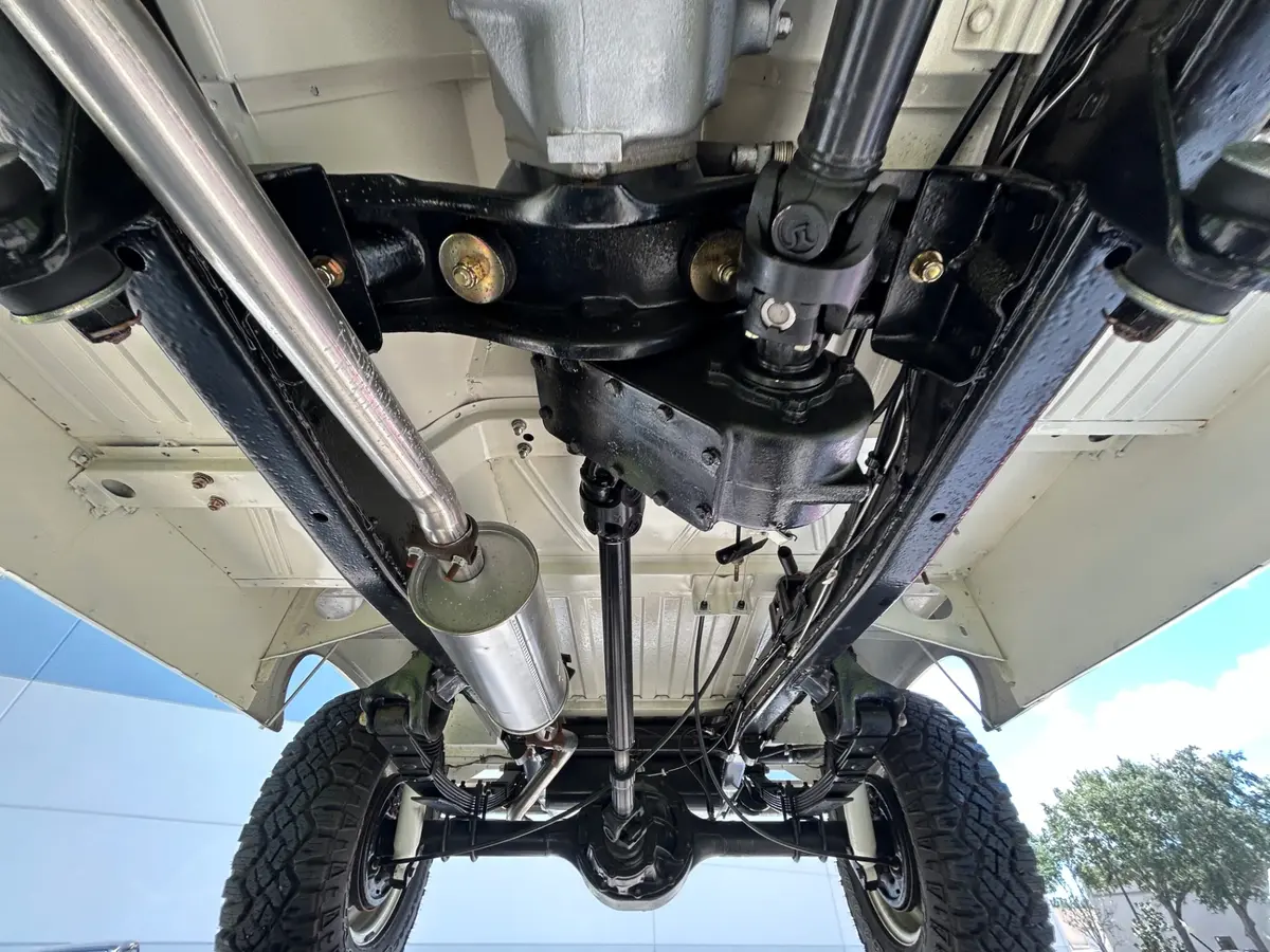 Vehicle photo 49