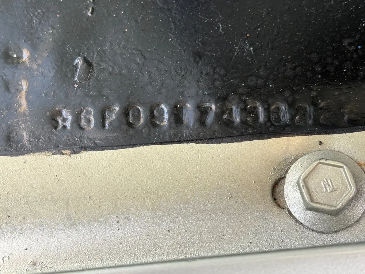 Vehicle photo 21