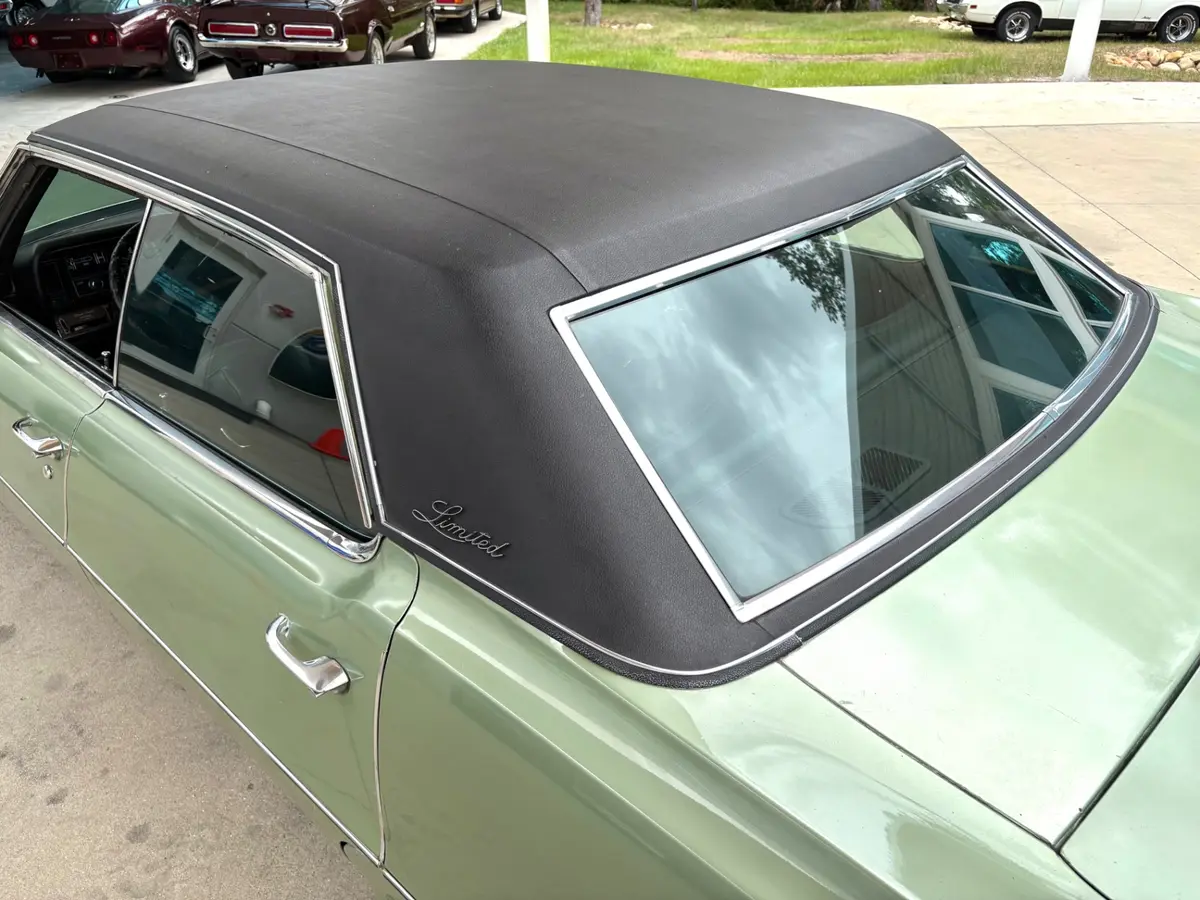 Vehicle photo 21