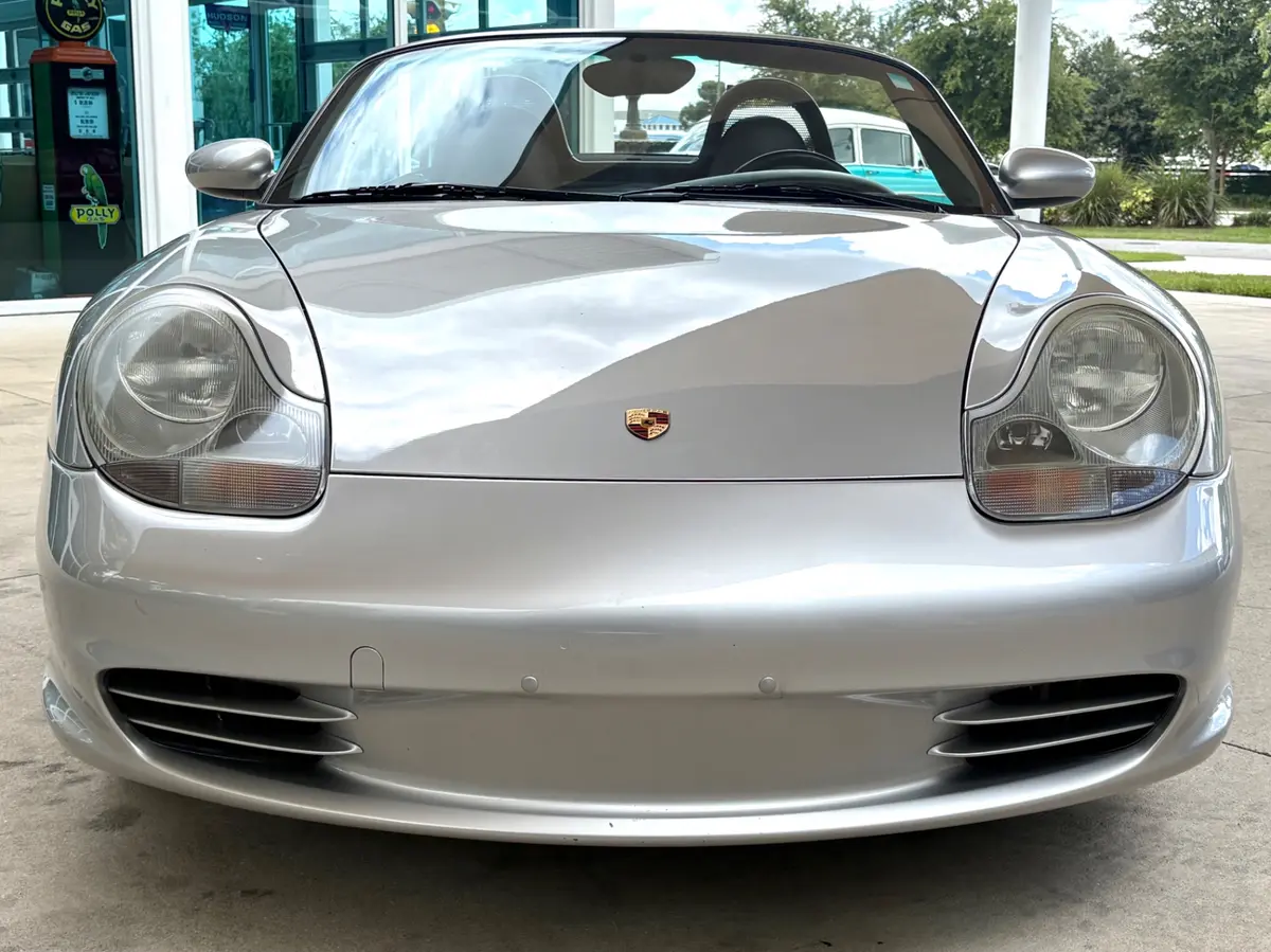 Vehicle photo 2