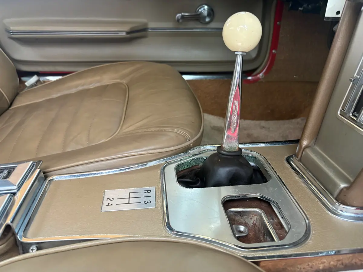 Vehicle photo 46