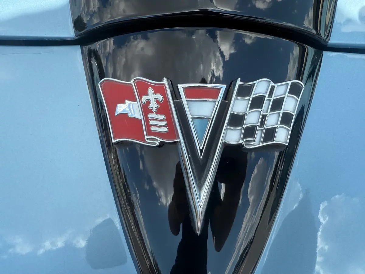 Vehicle photo 29