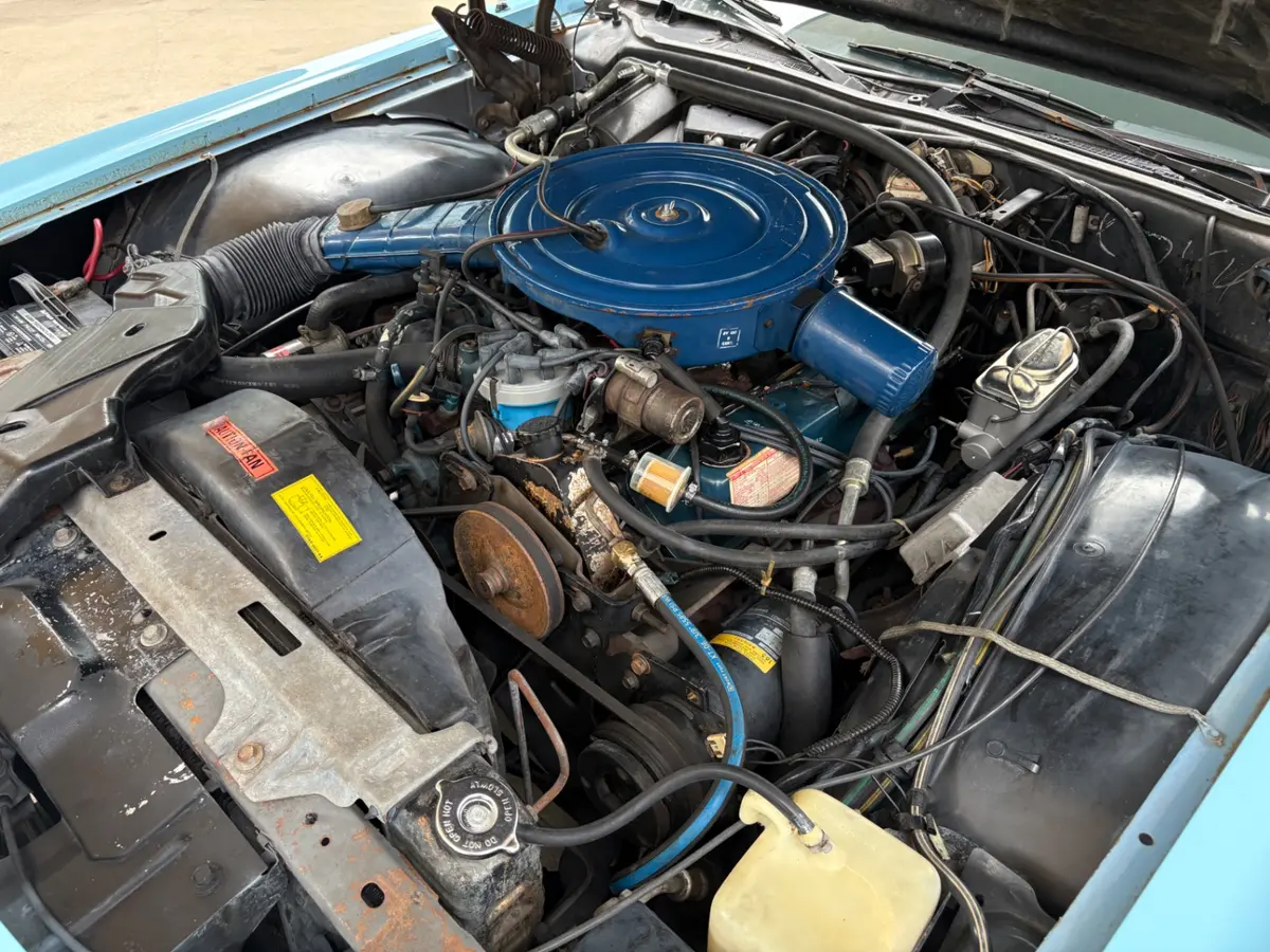 Vehicle photo 29