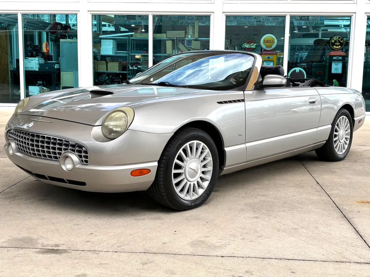 Vehicle photo 11