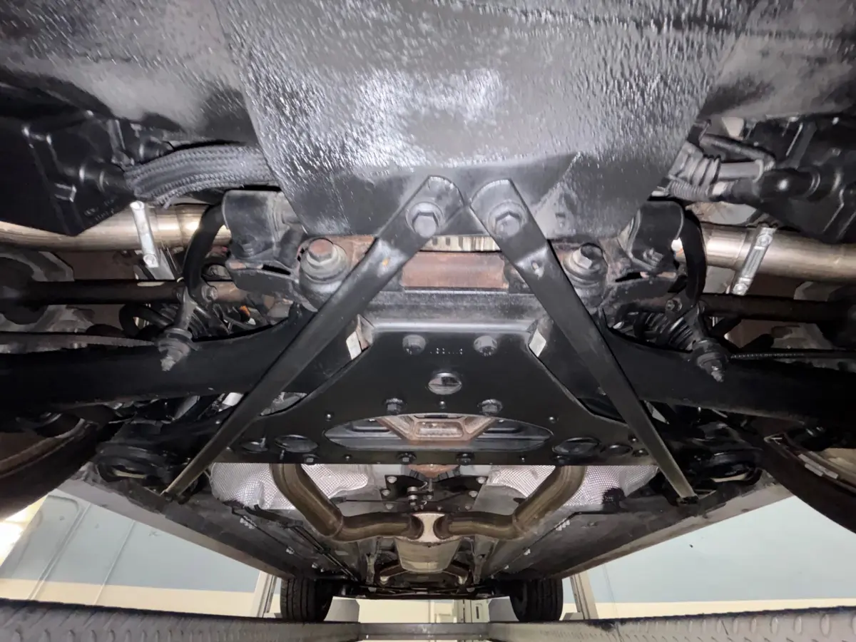 Vehicle photo 45