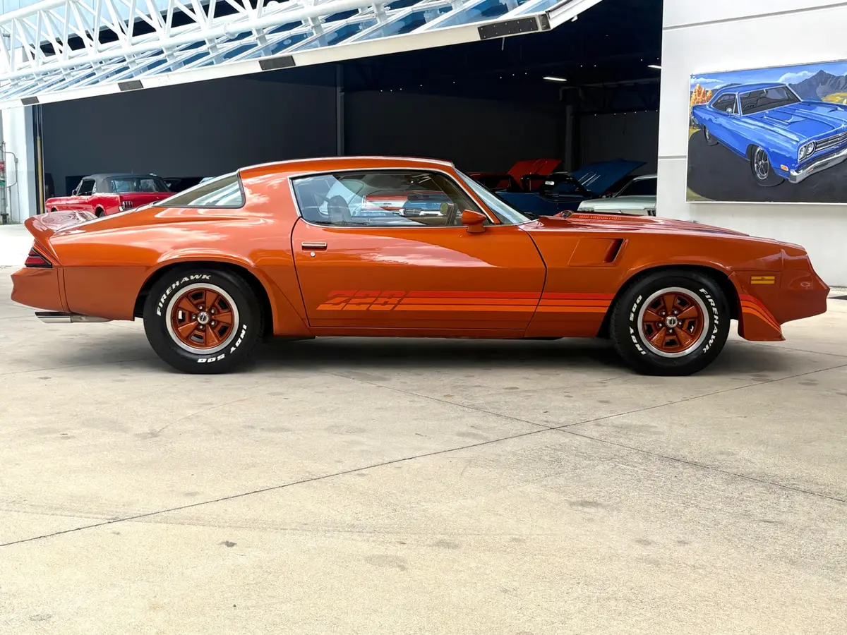 Vehicle photo 5