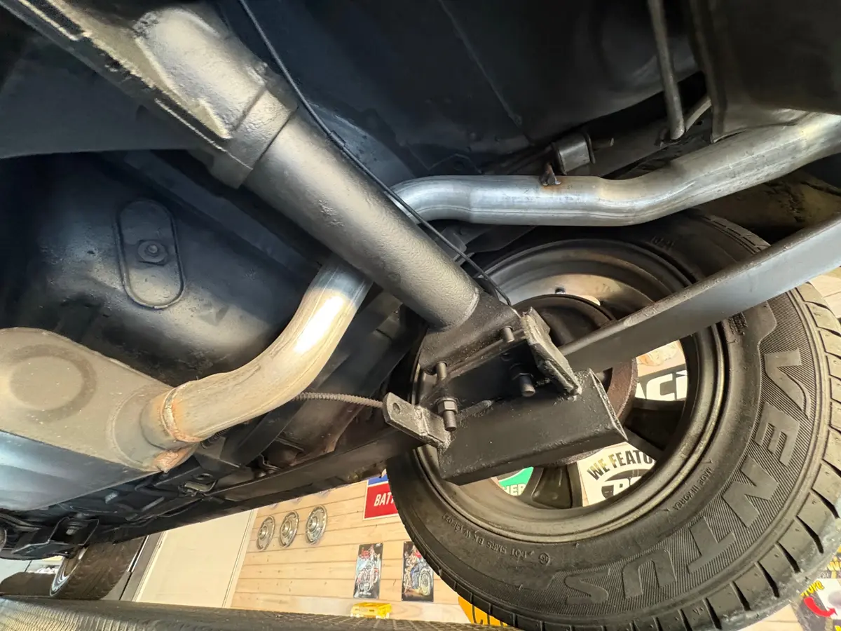 Vehicle photo 45