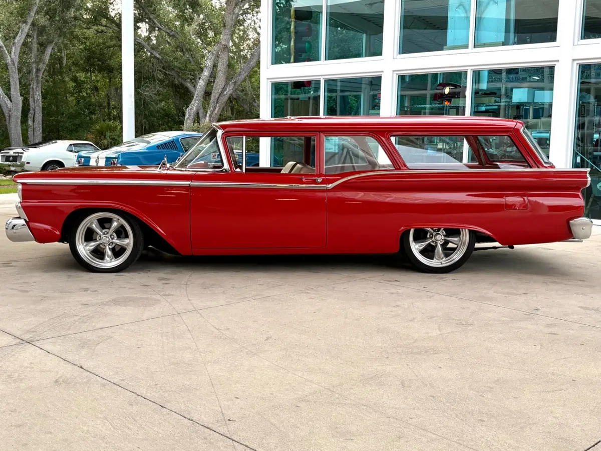 Vehicle photo 10
