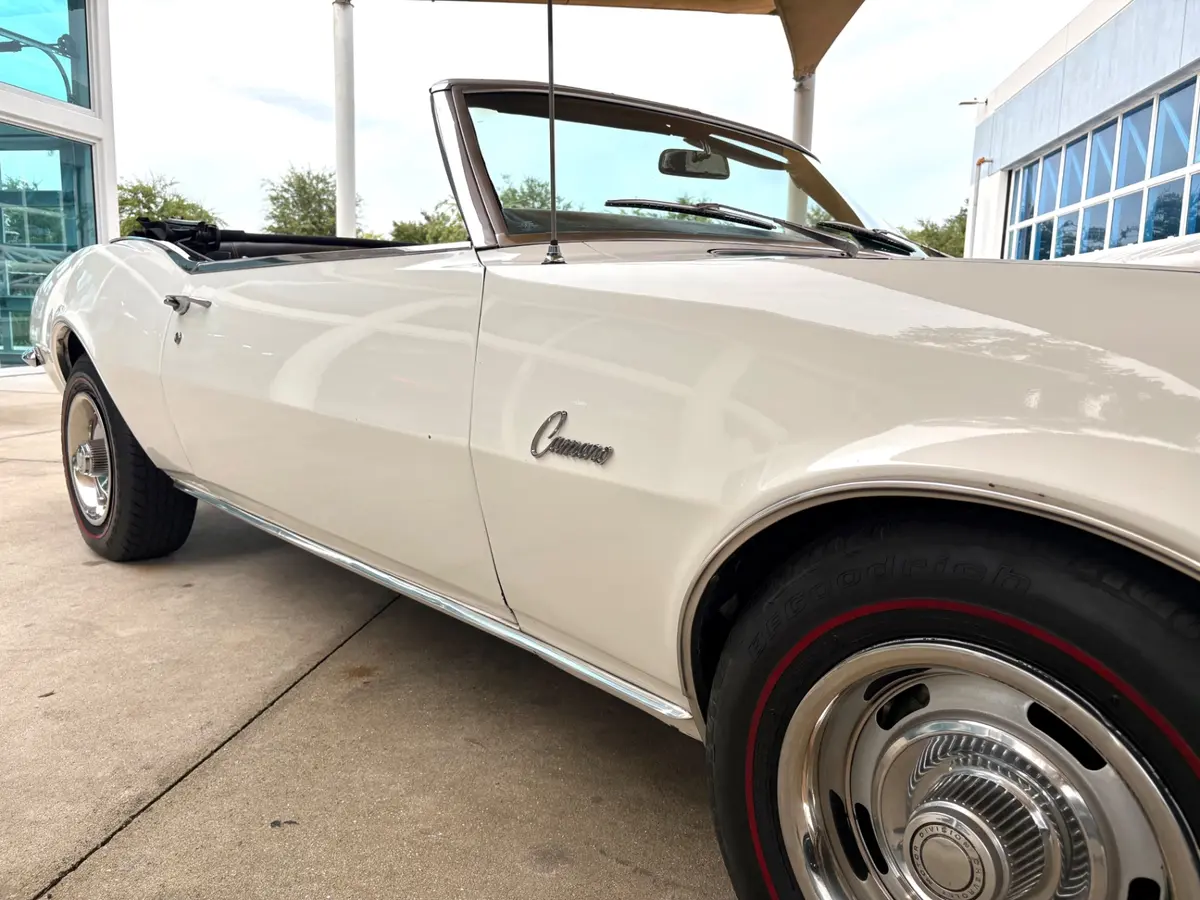 Vehicle photo 18