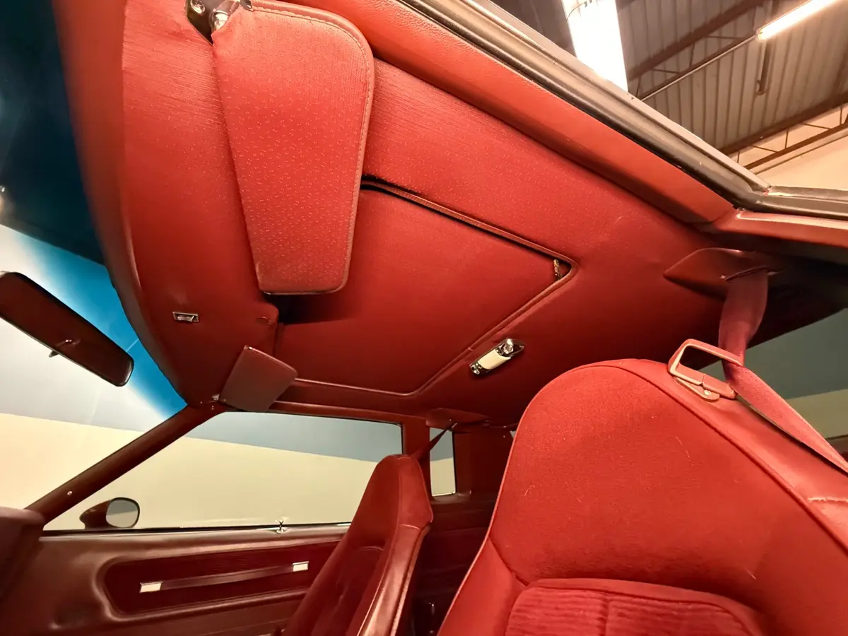 Vehicle photo 46