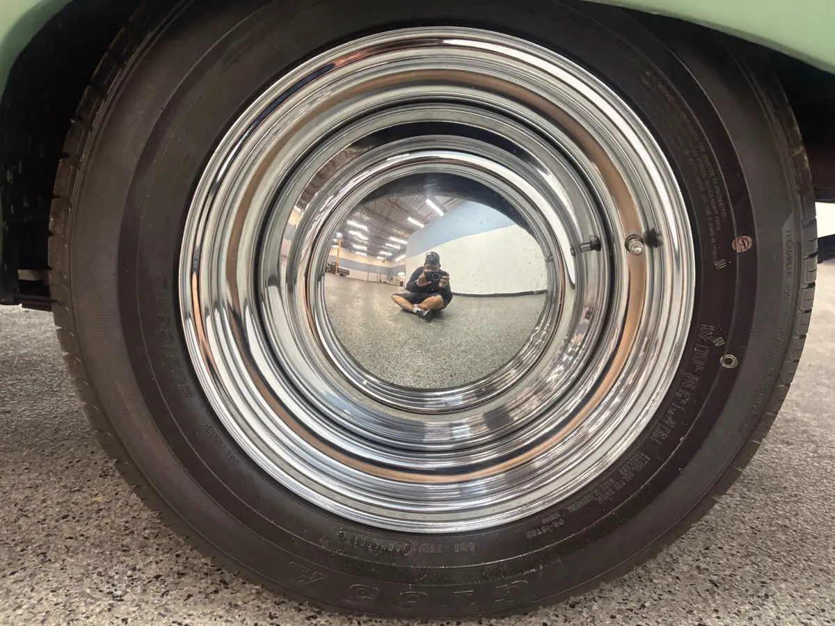 Vehicle photo 14