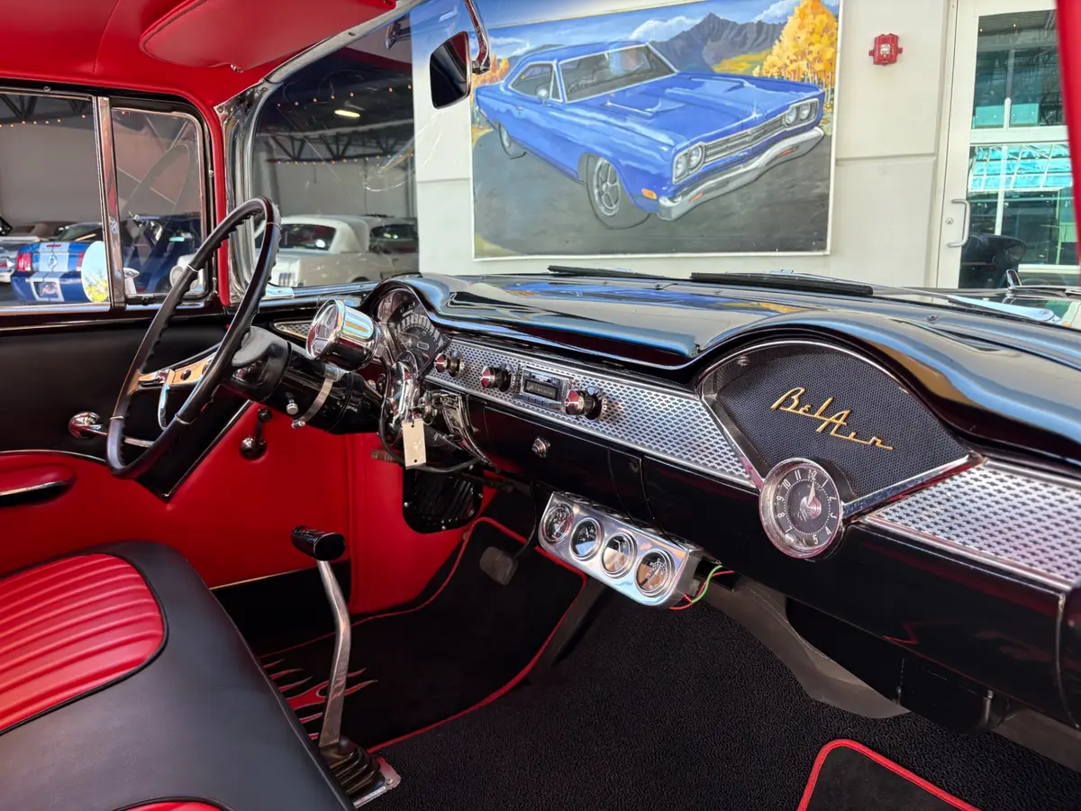Vehicle photo 37