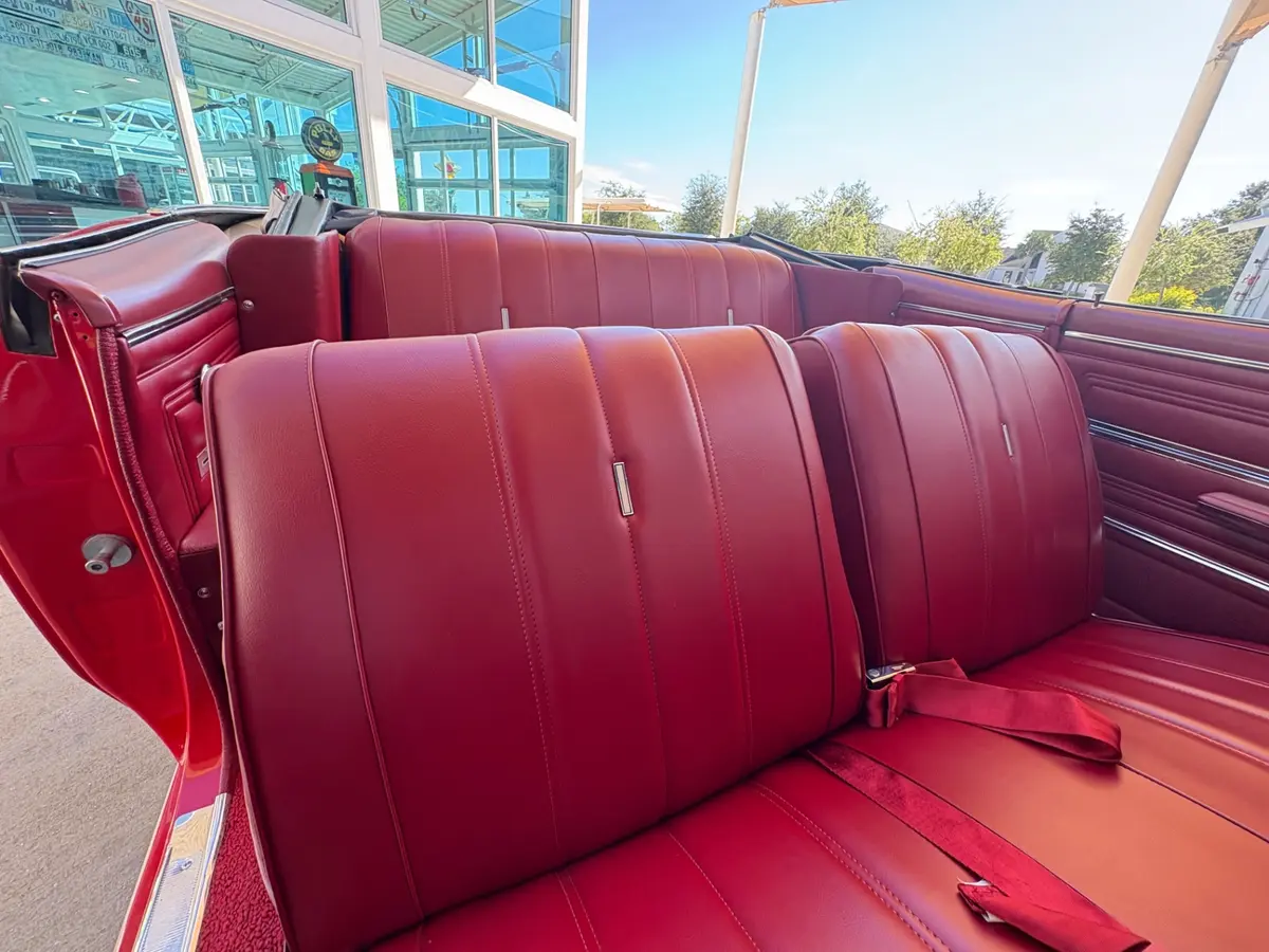 Vehicle photo 48