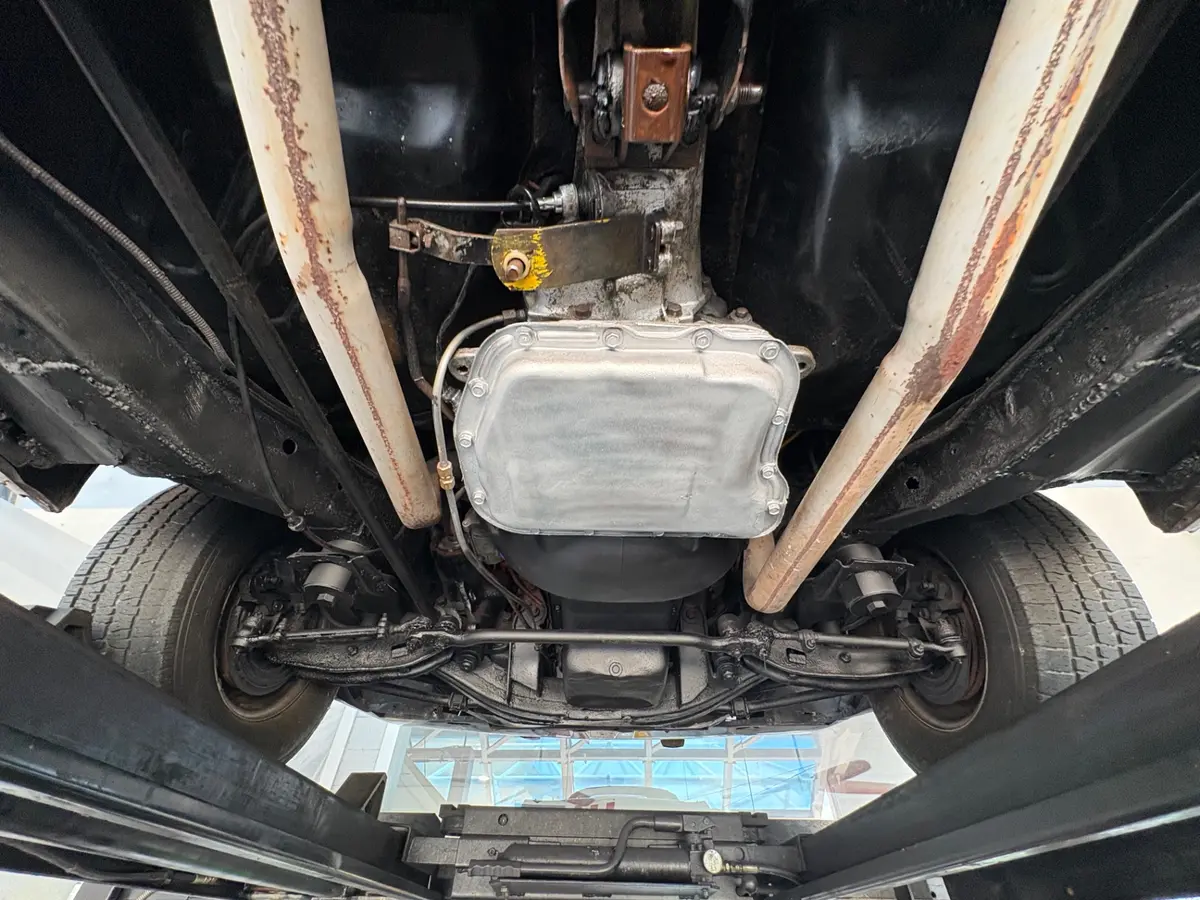 Vehicle photo 49