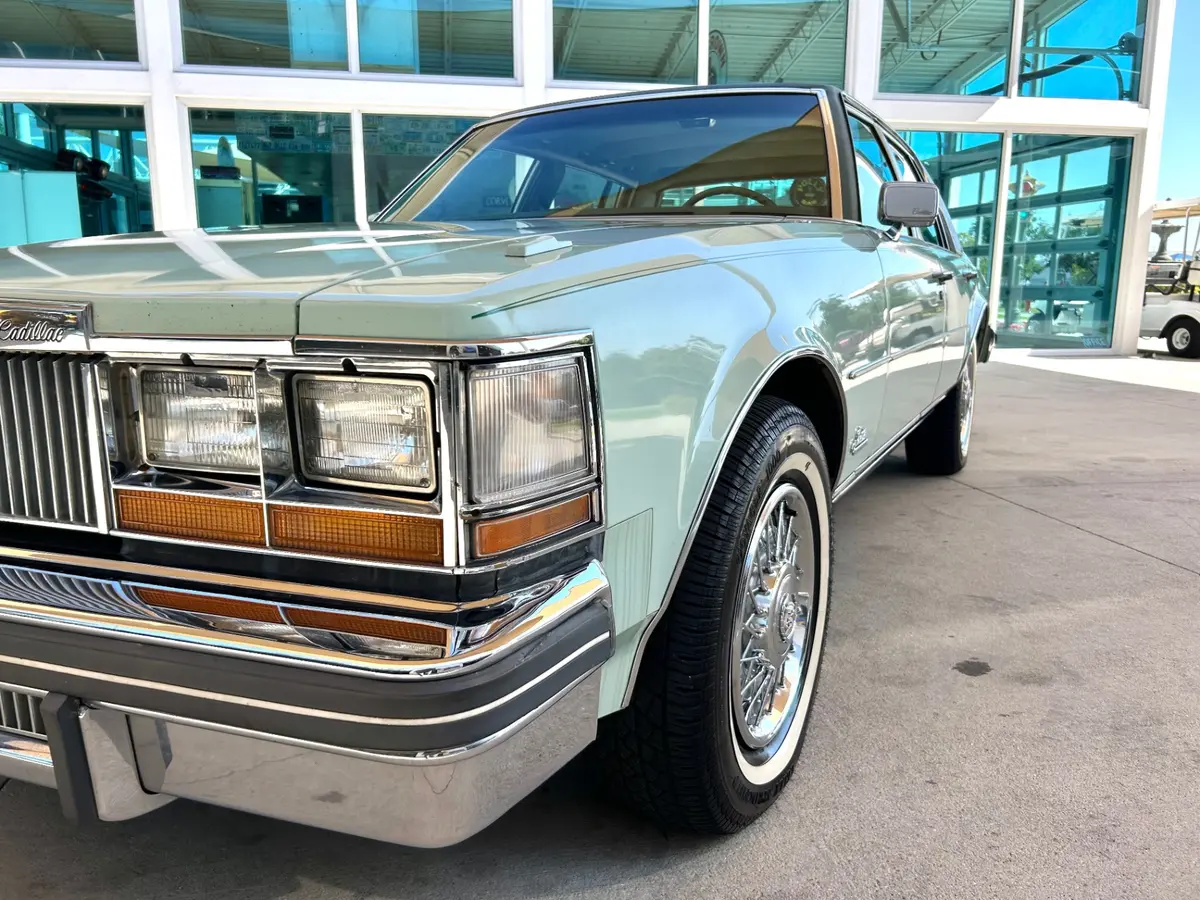 Vehicle photo 10