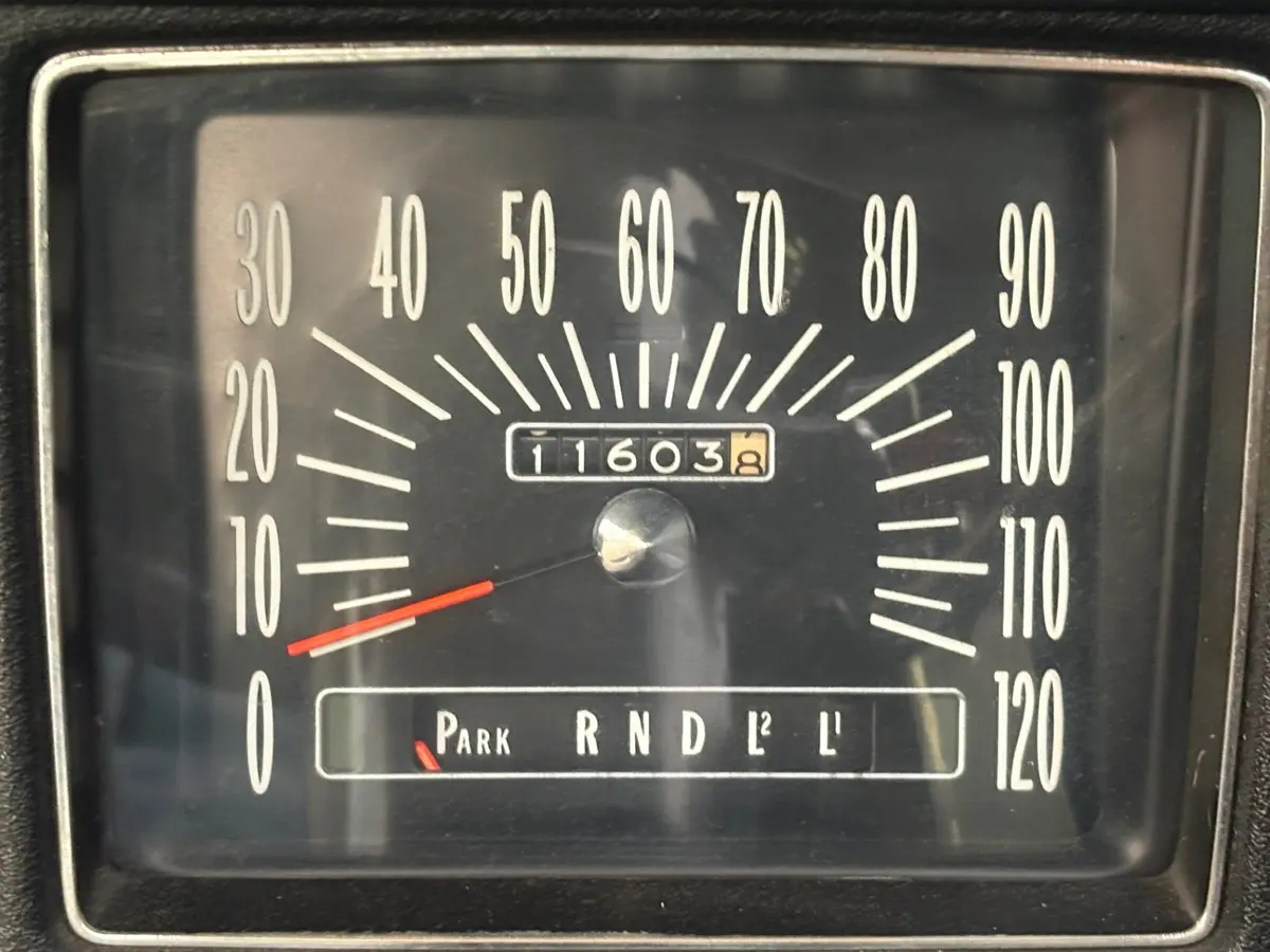 Vehicle photo 26