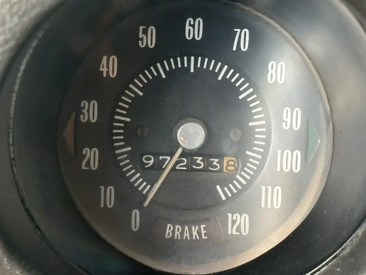 Vehicle photo 28