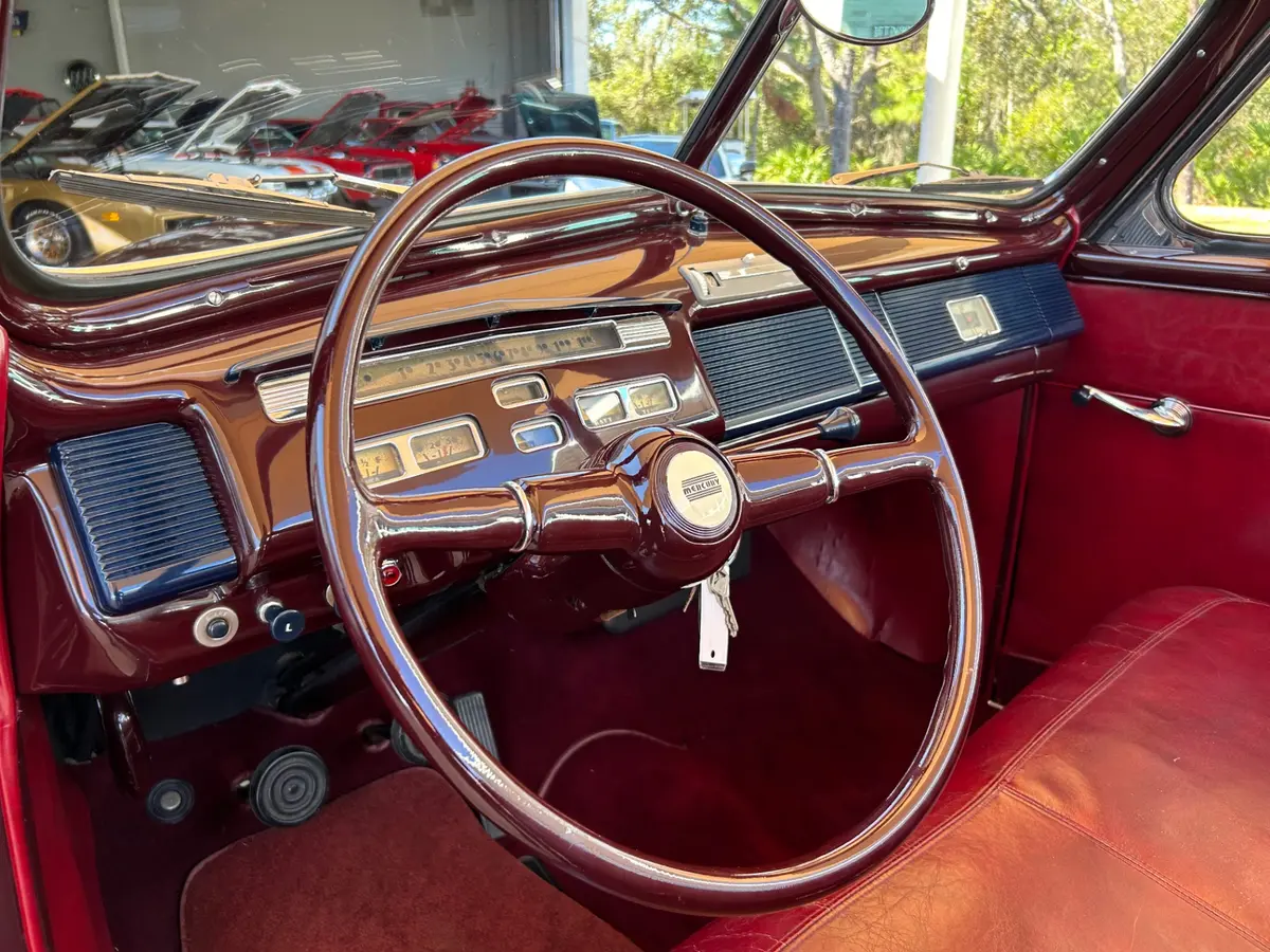 Vehicle photo 37