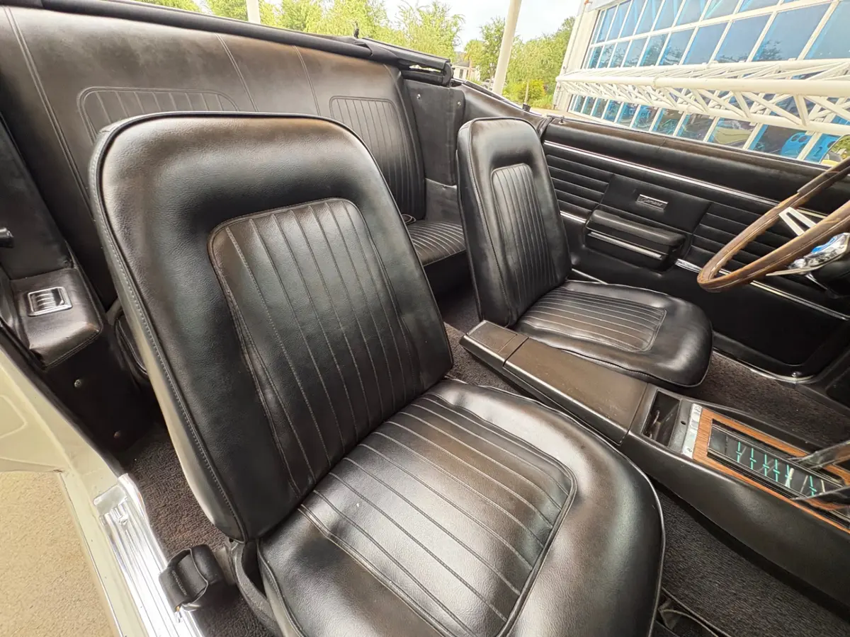 Vehicle photo 48