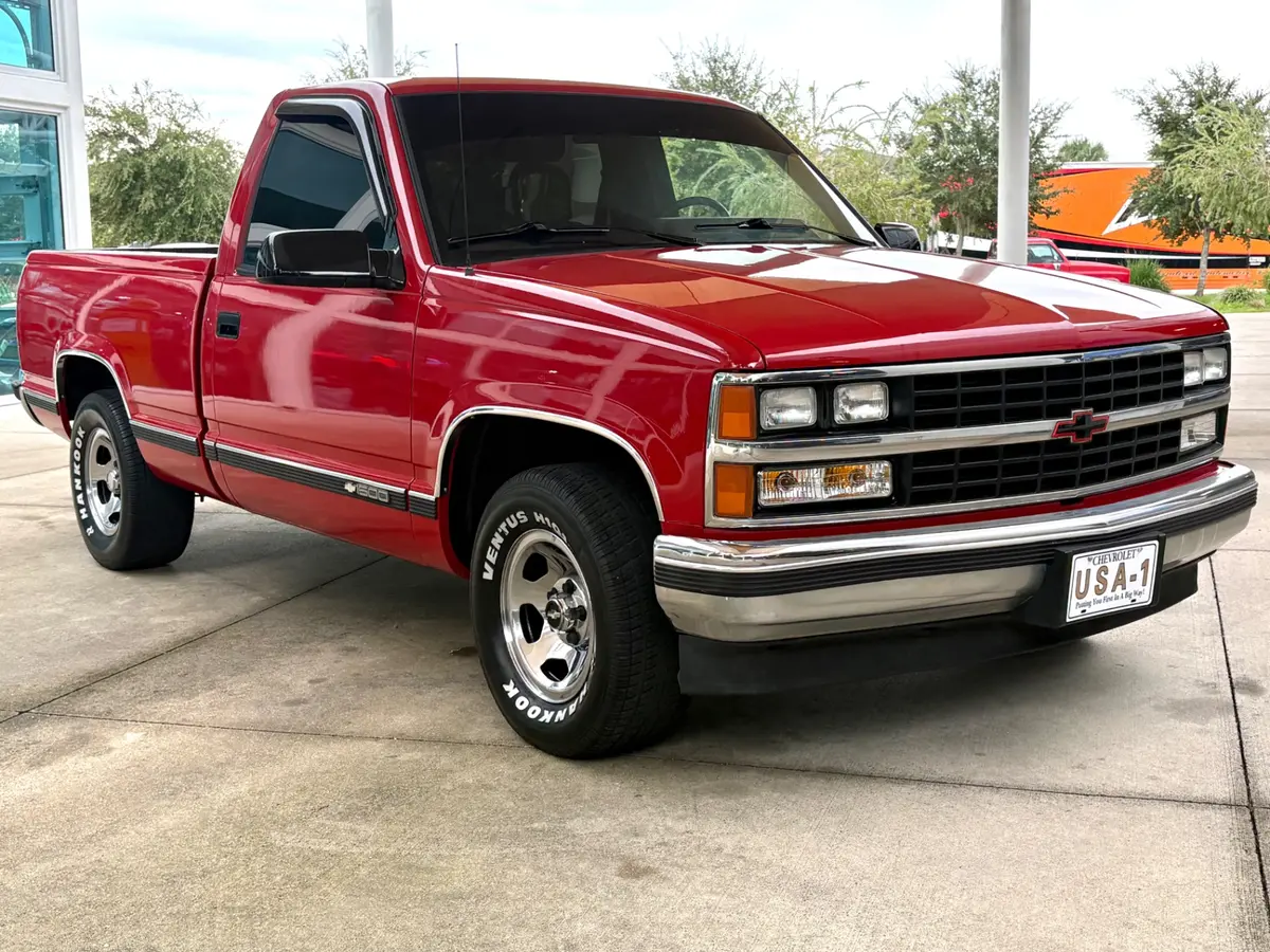 Vehicle photo 4