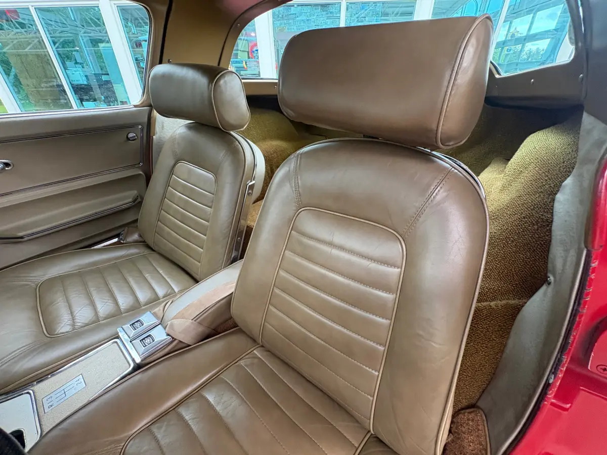Vehicle photo 37