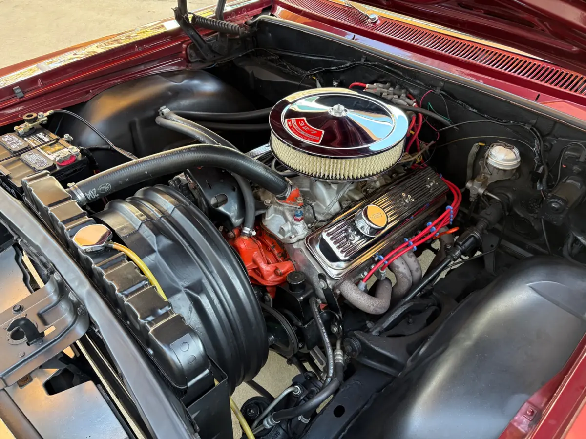 Vehicle photo 30