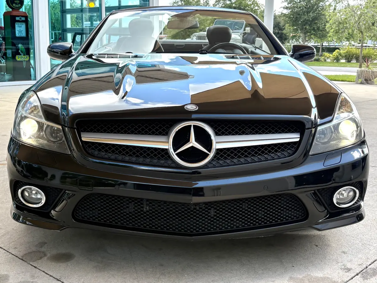 Vehicle photo 2