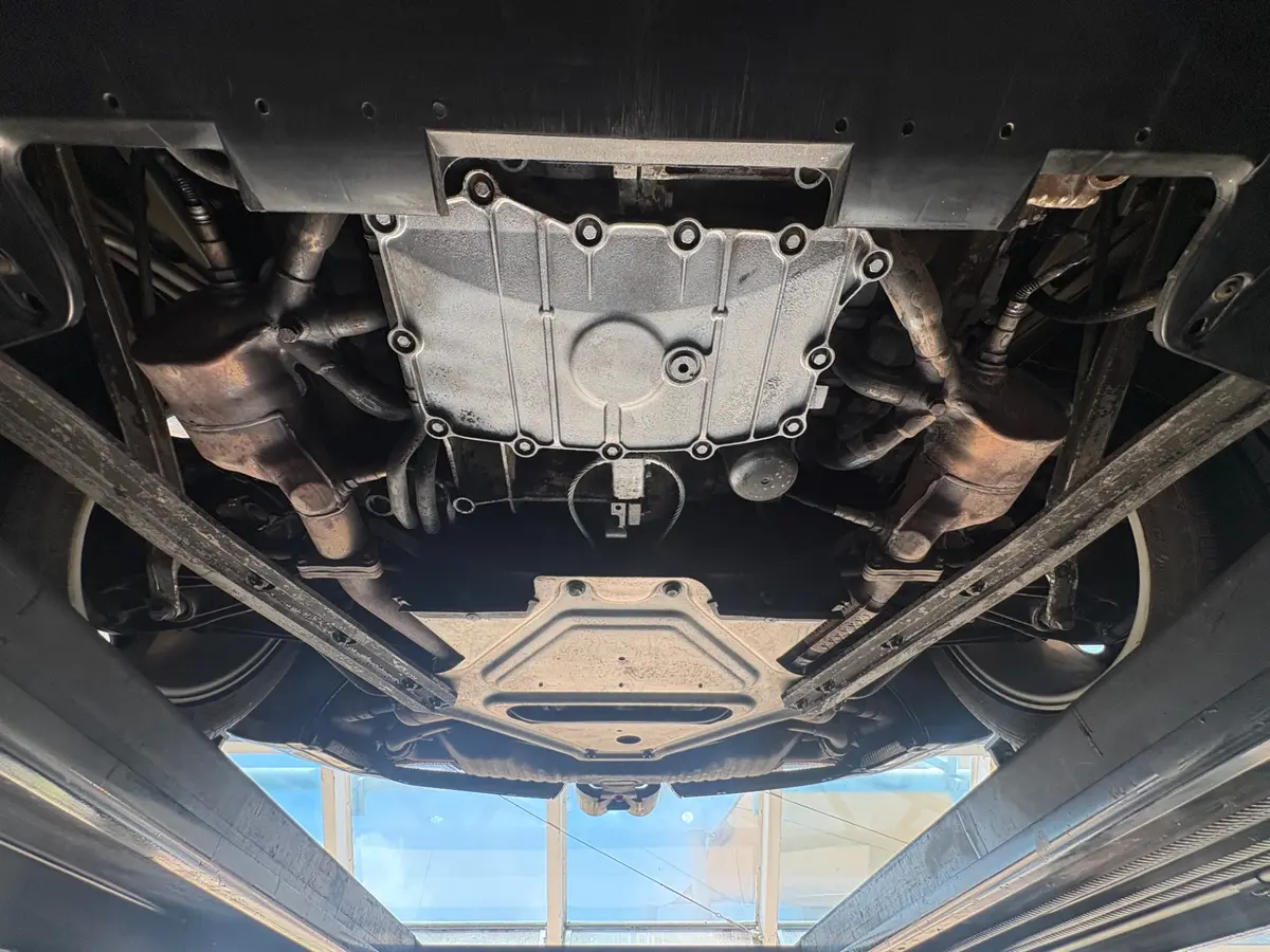 Vehicle photo 54