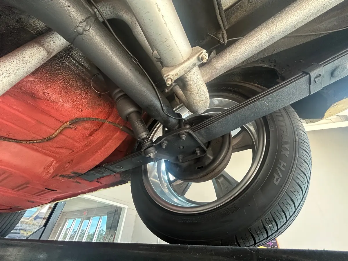 Vehicle photo 35