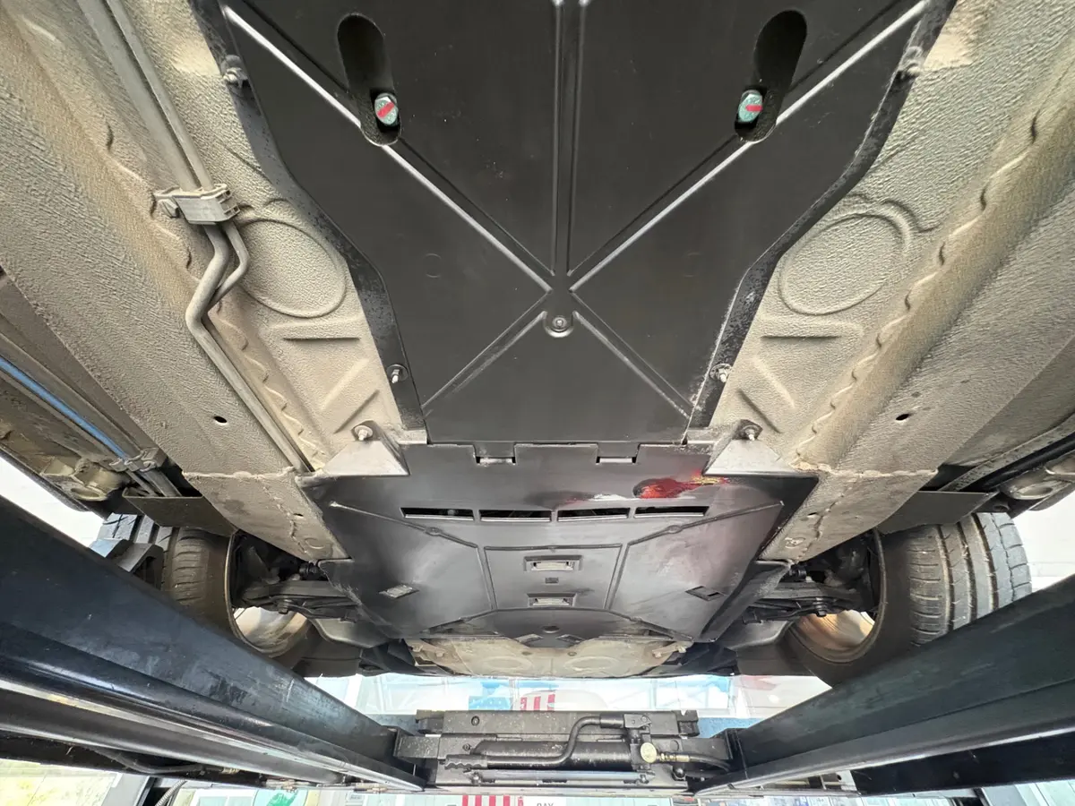 Vehicle photo 47
